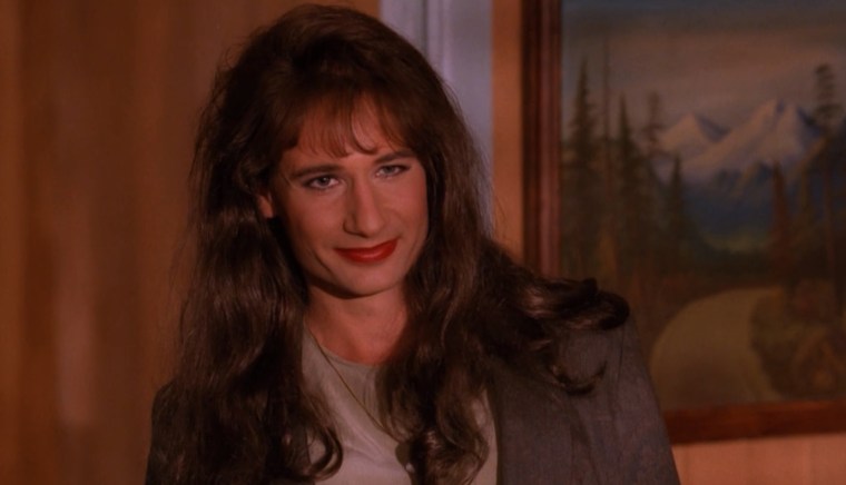Hello there pretty lady, how'd you like to OH CHRIST IT'S MULDER