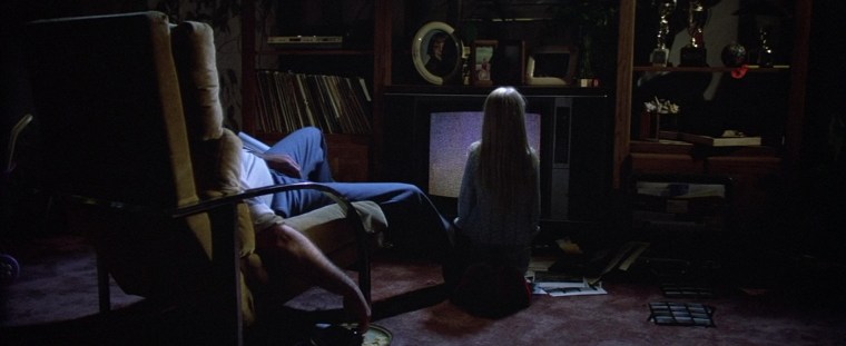 Bored with the Mayeather vs Pacquiao fight, she decided watching static on the other channel was more entertaining