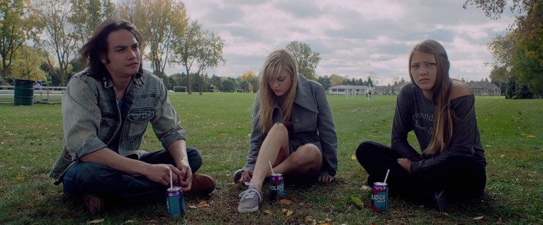 Aww, it looks like they're having a fun chat OH FUCK WHO'S THAT BEHIND THEM