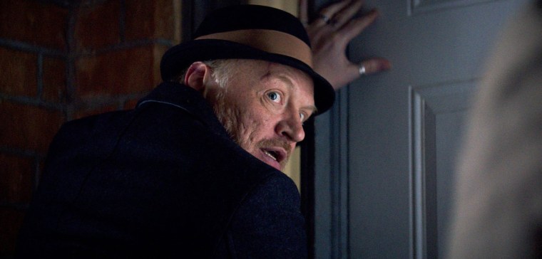 "Can a man not have a fookin PISS in front of a fookin doorstep any more?"