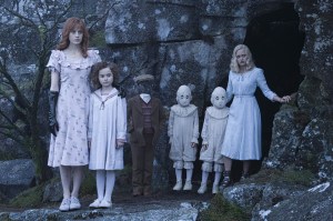 miss-peregrines-home-for-peculiar-children-pic-3